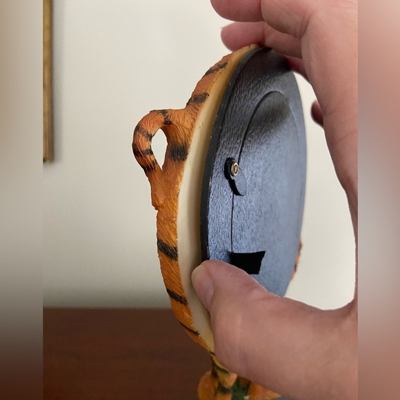 Russ Magical Menagerie Tyrone Tiger Round Picture Frame Doug Harris 4"x4" Funny - Picture 5 of 10